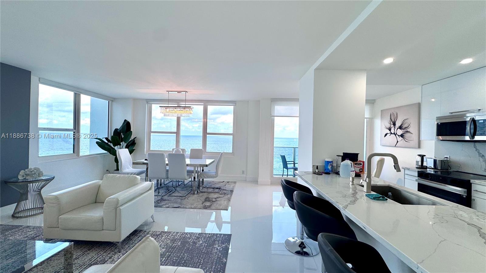 ALEXANDER TOWERS CONDO - Residential Lease