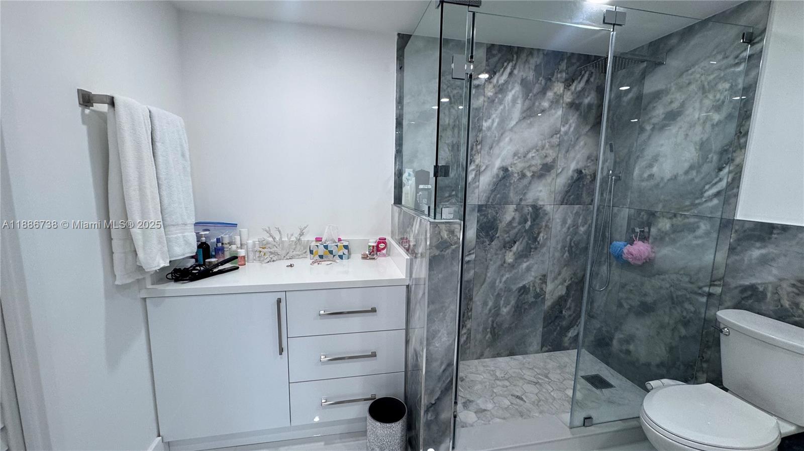 ALEXANDER TOWERS CONDO - Residential Lease
