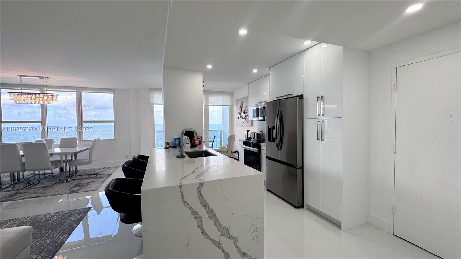 ALEXANDER TOWERS CONDO - Residential Lease