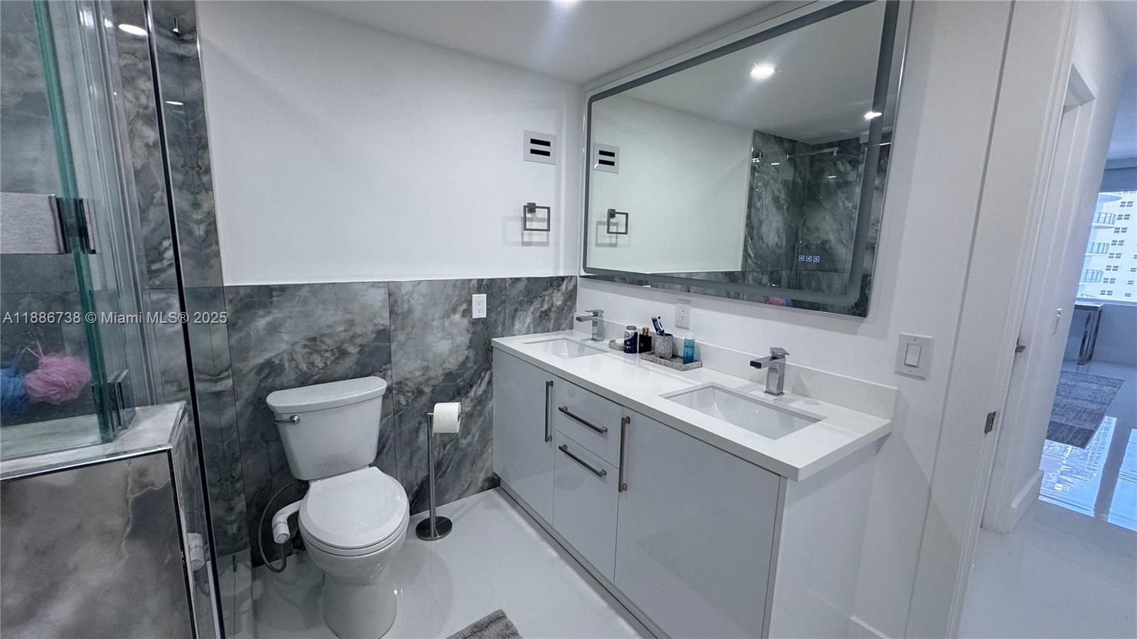 ALEXANDER TOWERS CONDO - Residential Lease