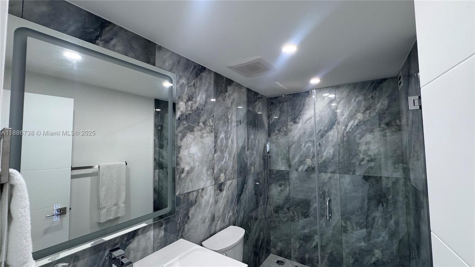 ALEXANDER TOWERS CONDO - Residential Lease