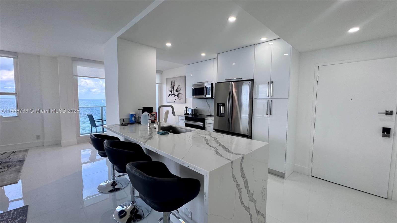 ALEXANDER TOWERS CONDO - Residential Lease