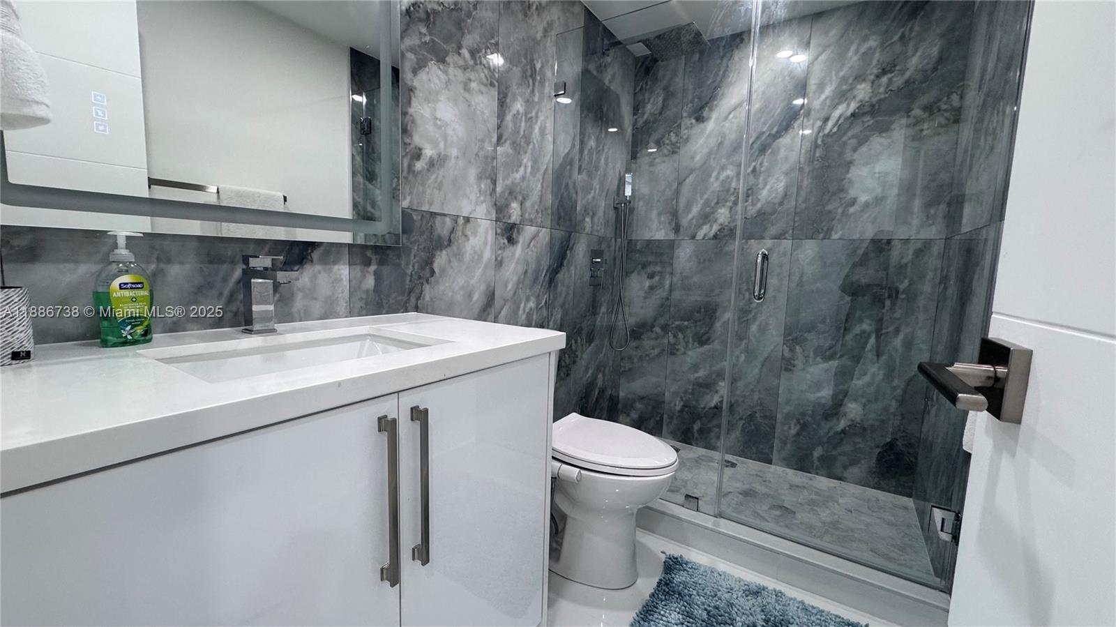 ALEXANDER TOWERS CONDO - Residential Lease