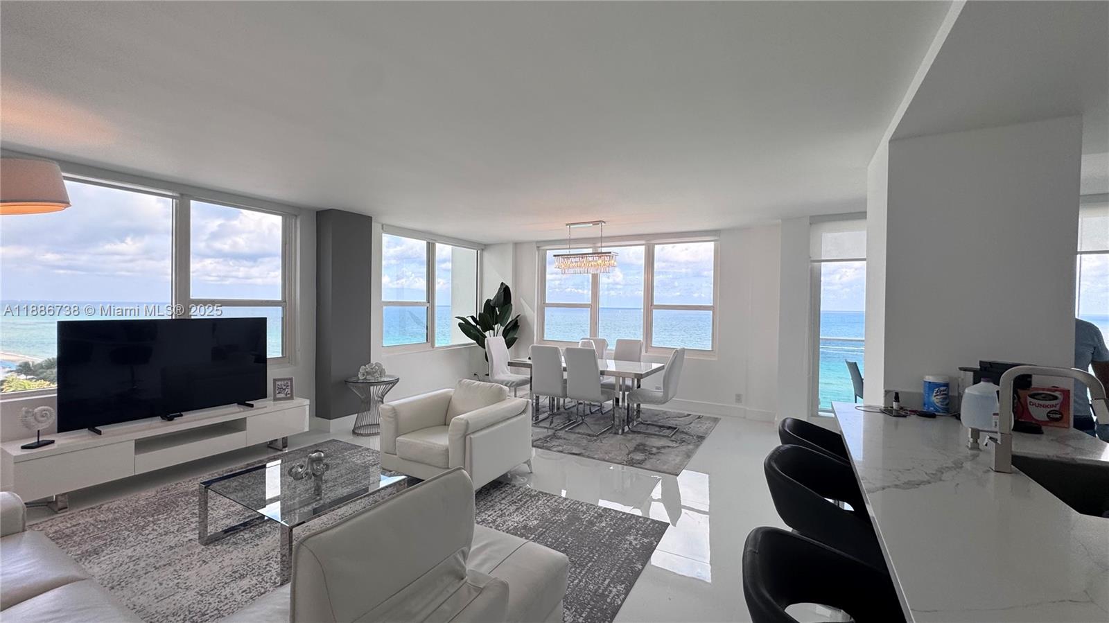 ALEXANDER TOWERS CONDO - Residential Lease
