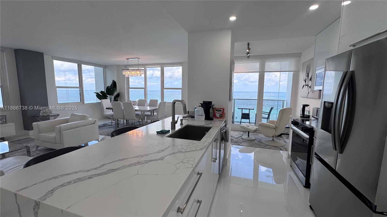 ALEXANDER TOWERS CONDO - Residential Lease