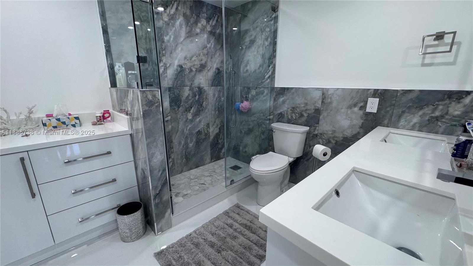 ALEXANDER TOWERS CONDO - Residential Lease