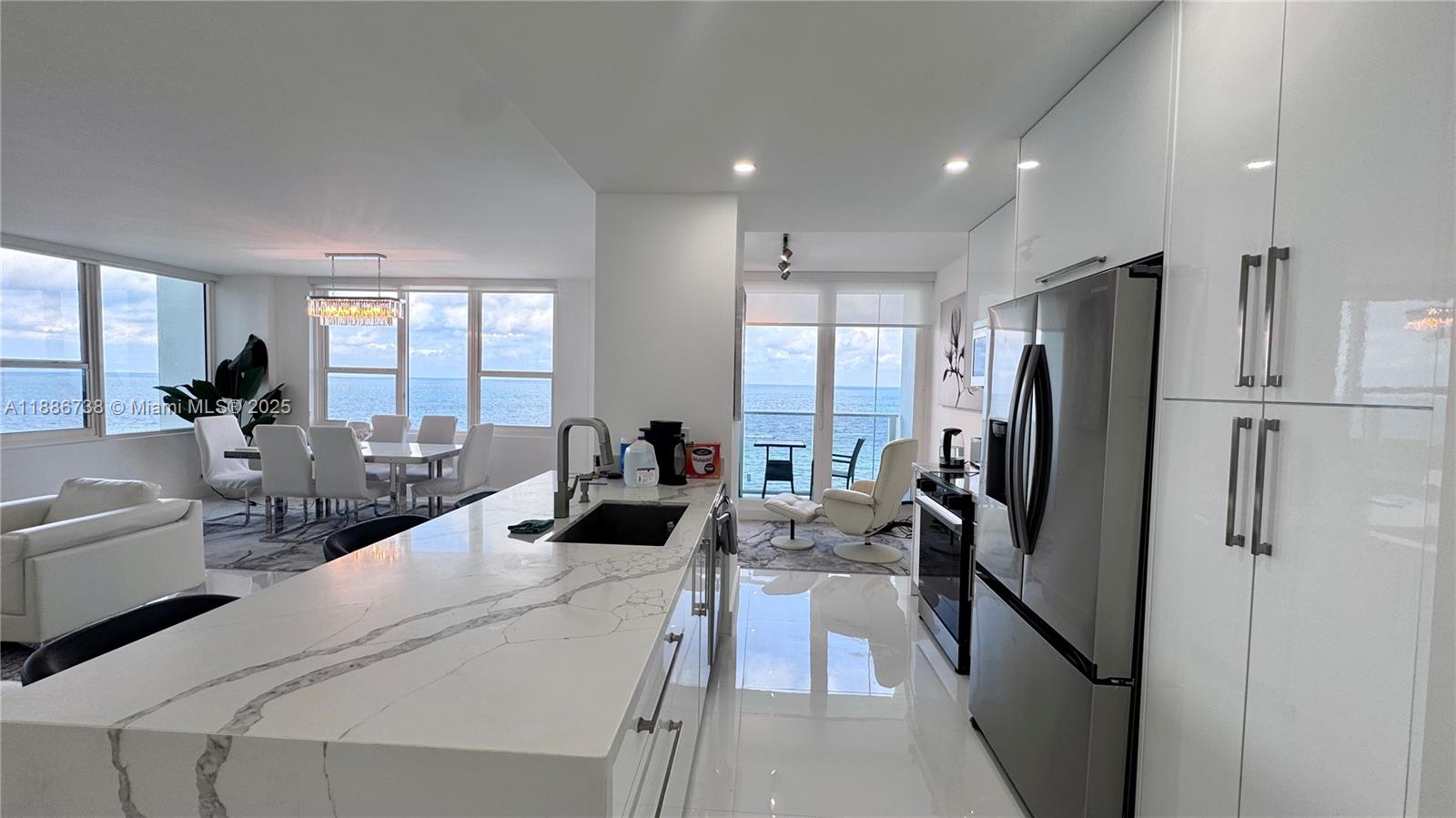 ALEXANDER TOWERS CONDO - Residential Lease