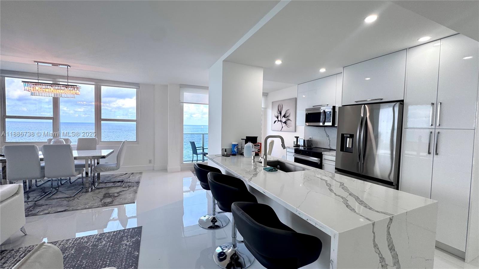 ALEXANDER TOWERS CONDO - Residential Lease