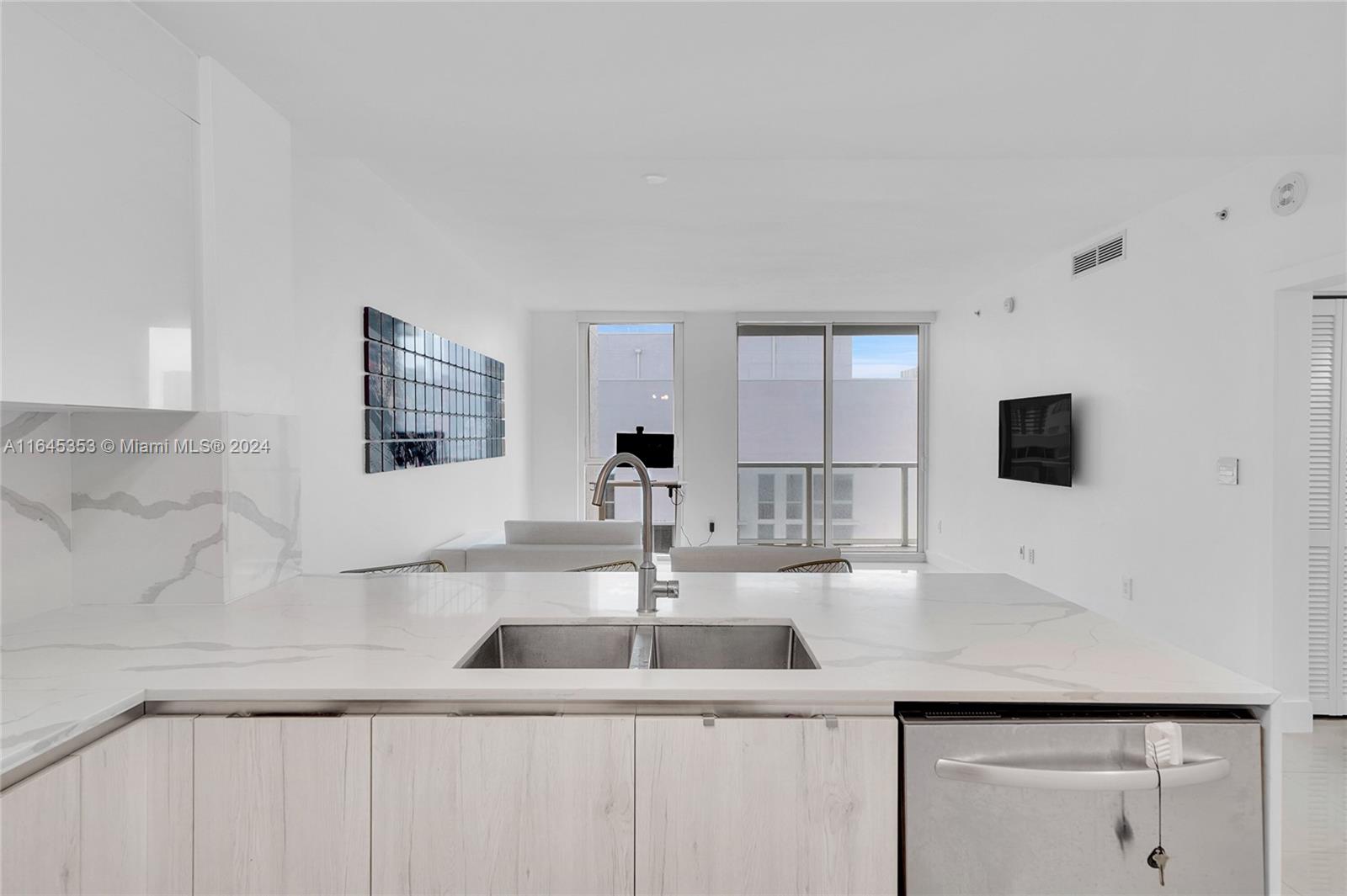 VIZCAYNE SOUTH CONDO - Residential Lease