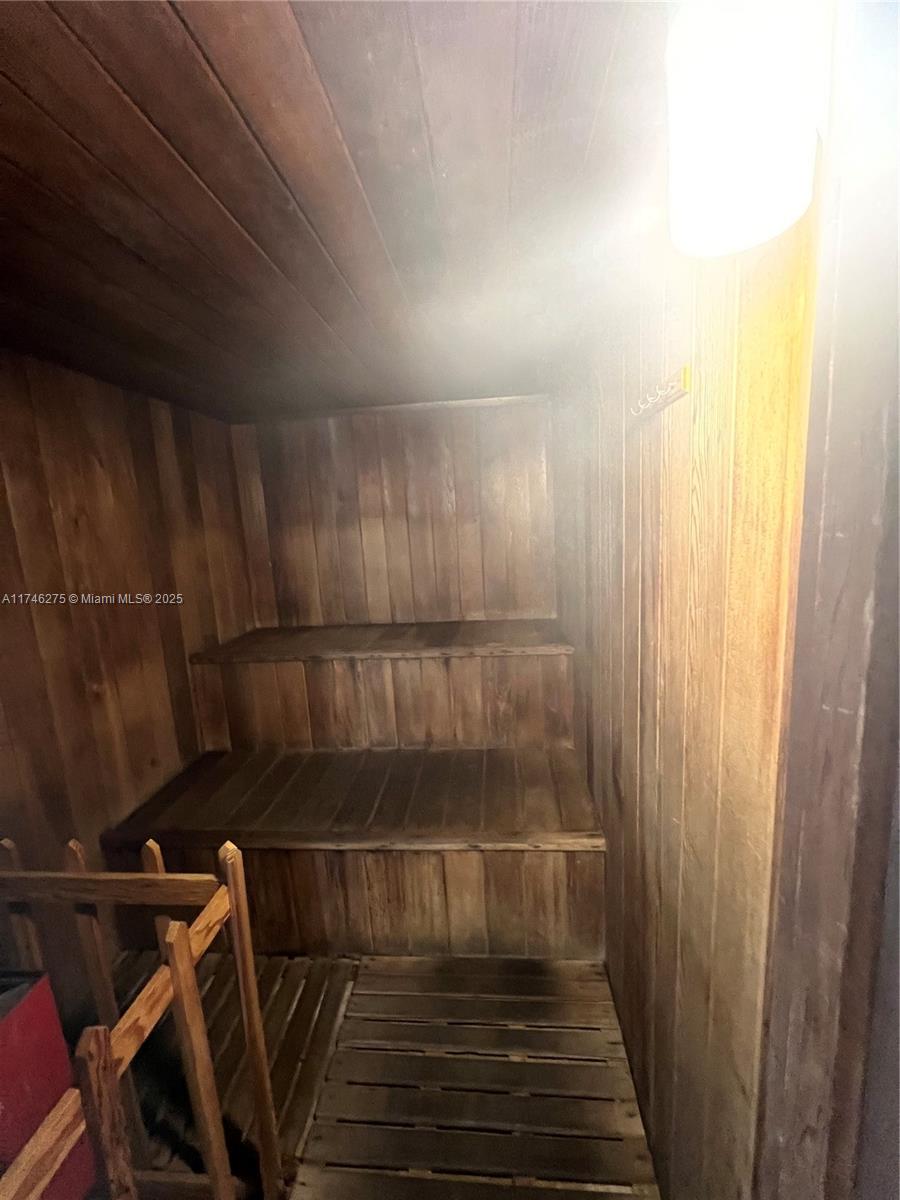 FAIRWAYS ROYALE CONDO - Residential