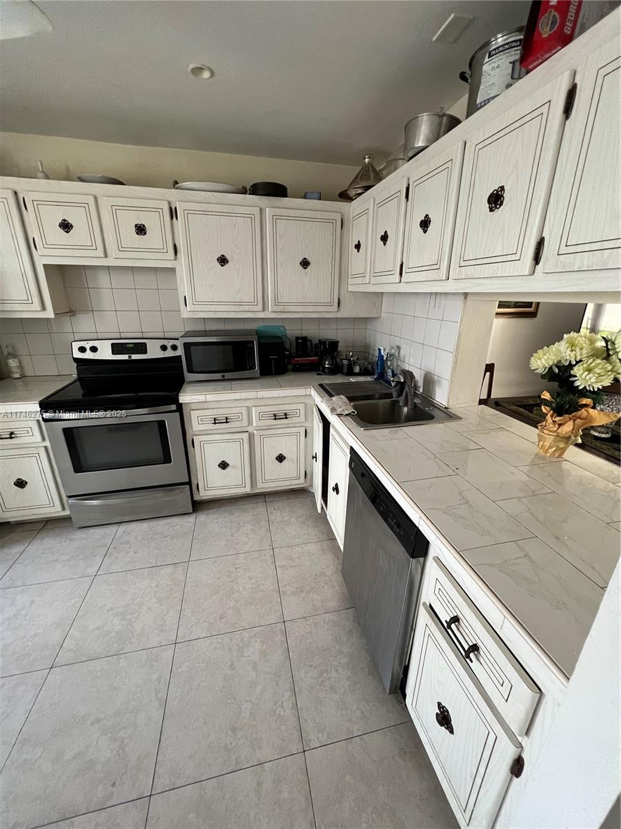 FAIRWAYS ROYALE CONDO - Residential