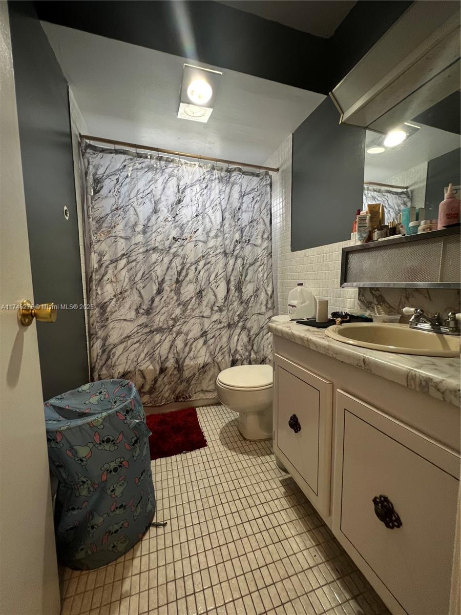 FAIRWAYS ROYALE CONDO - Residential