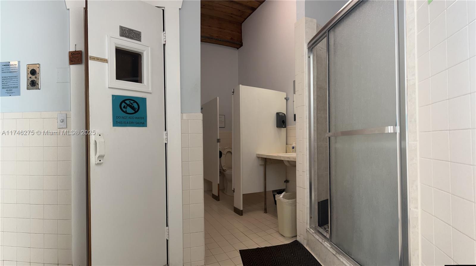 FAIRWAYS ROYALE CONDO - Residential