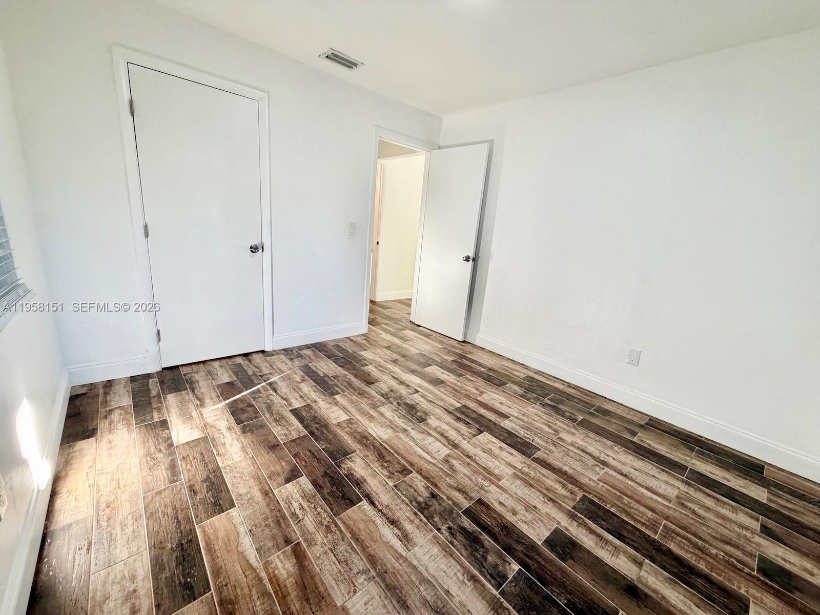 LAWRENCE EST LAND COS SUB - Residential Lease