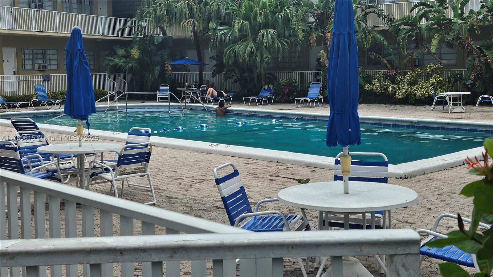 DIPLOMAT GOLF & RACQUET C - Residential