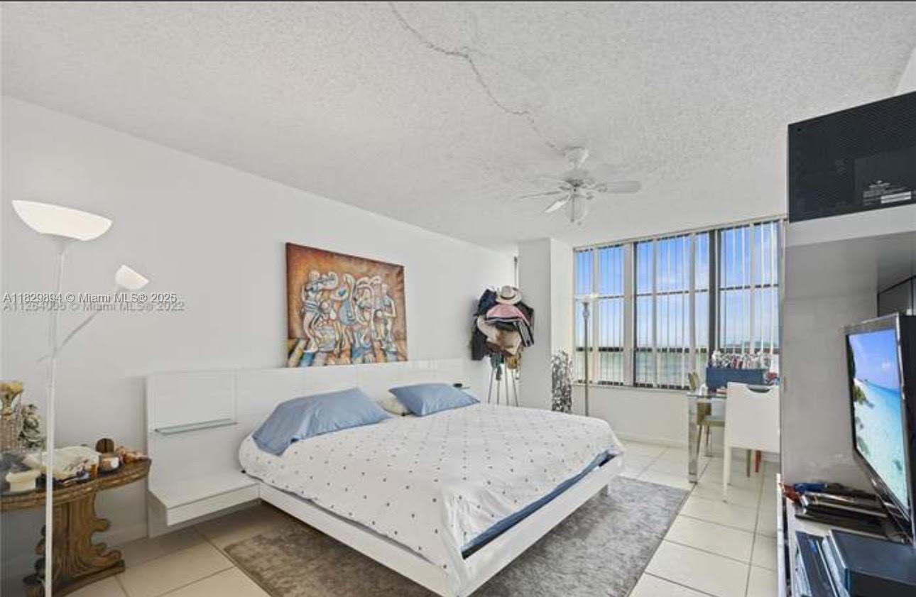 500 THREE ISLANDS 509, Hallandale Beach, FL, 33009/$365,000 4 500 THREE ISLANDS 509