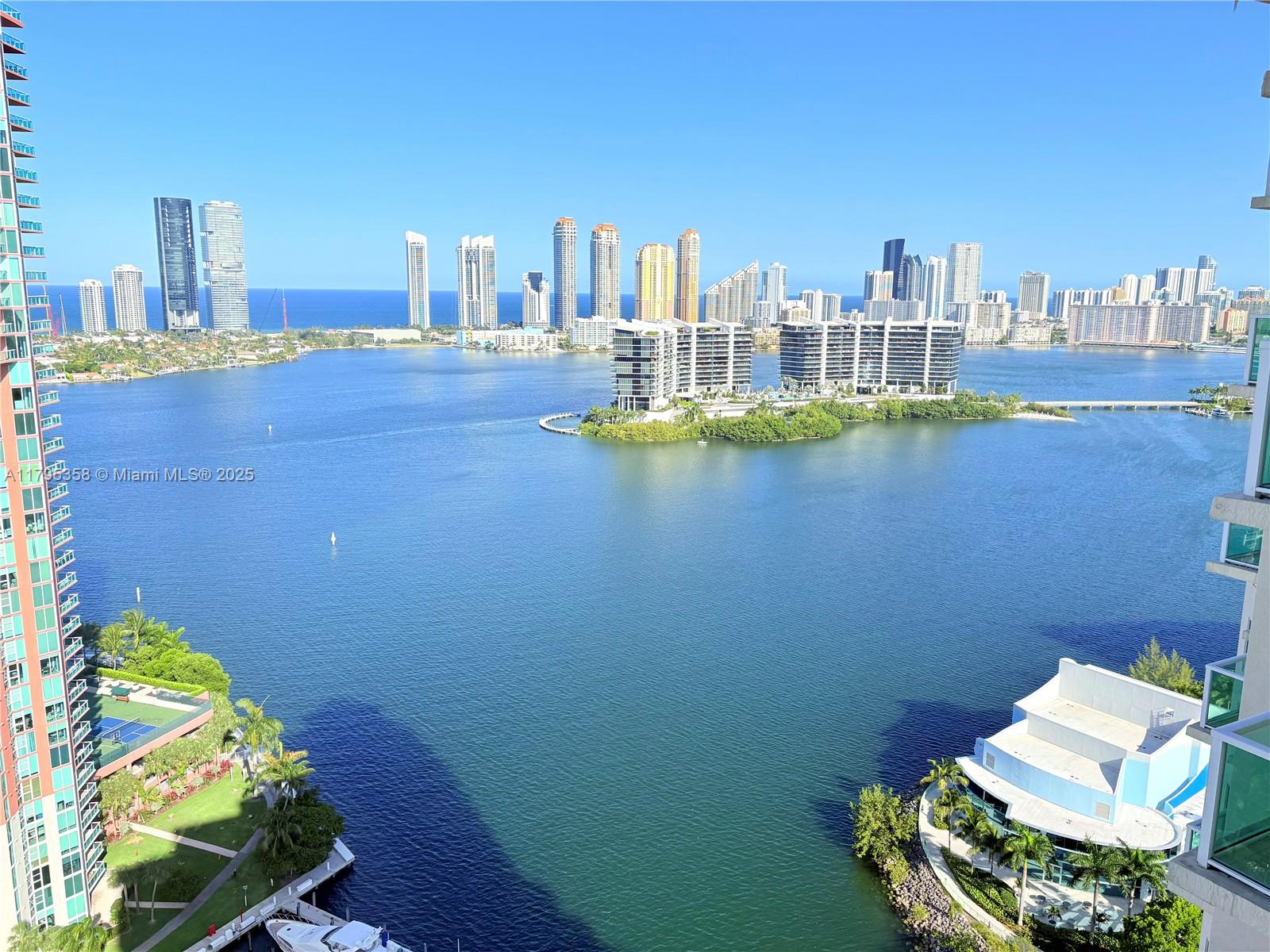 3330 Ne 190th St 2710, Aventura, Miami-Dade County, Florida - 3 Bedrooms  
3 Bathrooms - 