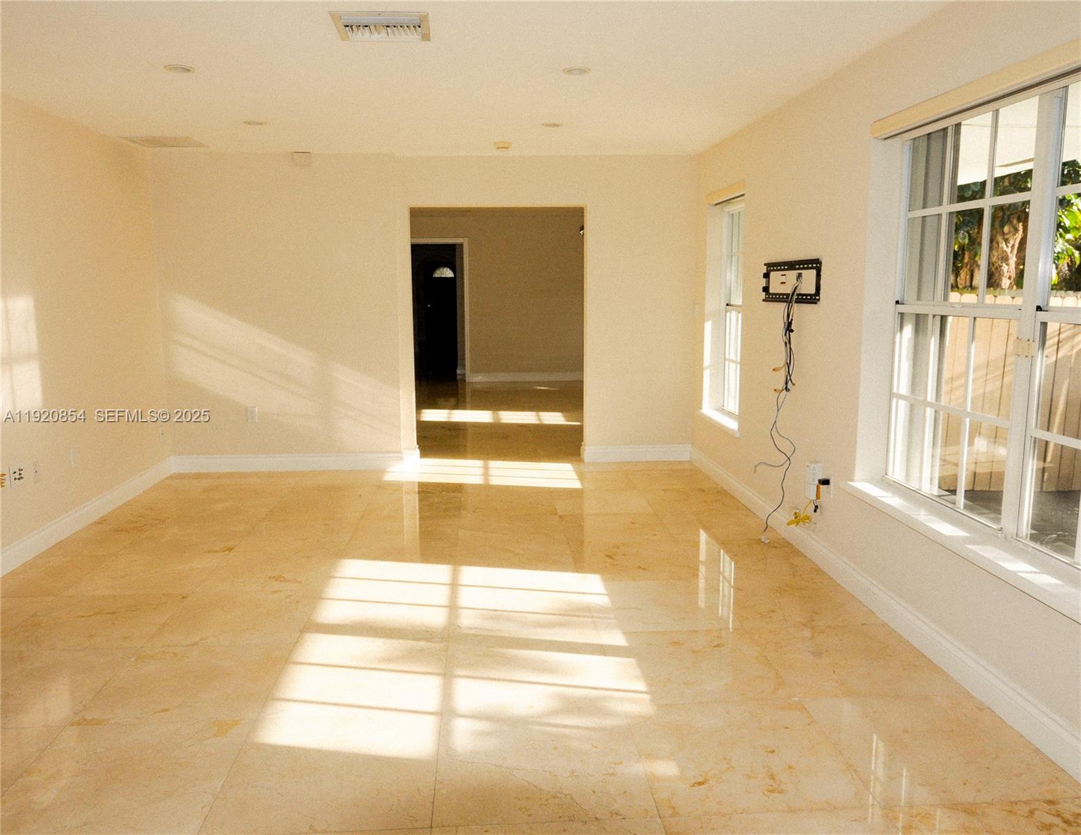 CORAL VILLAS REV - Residential Lease