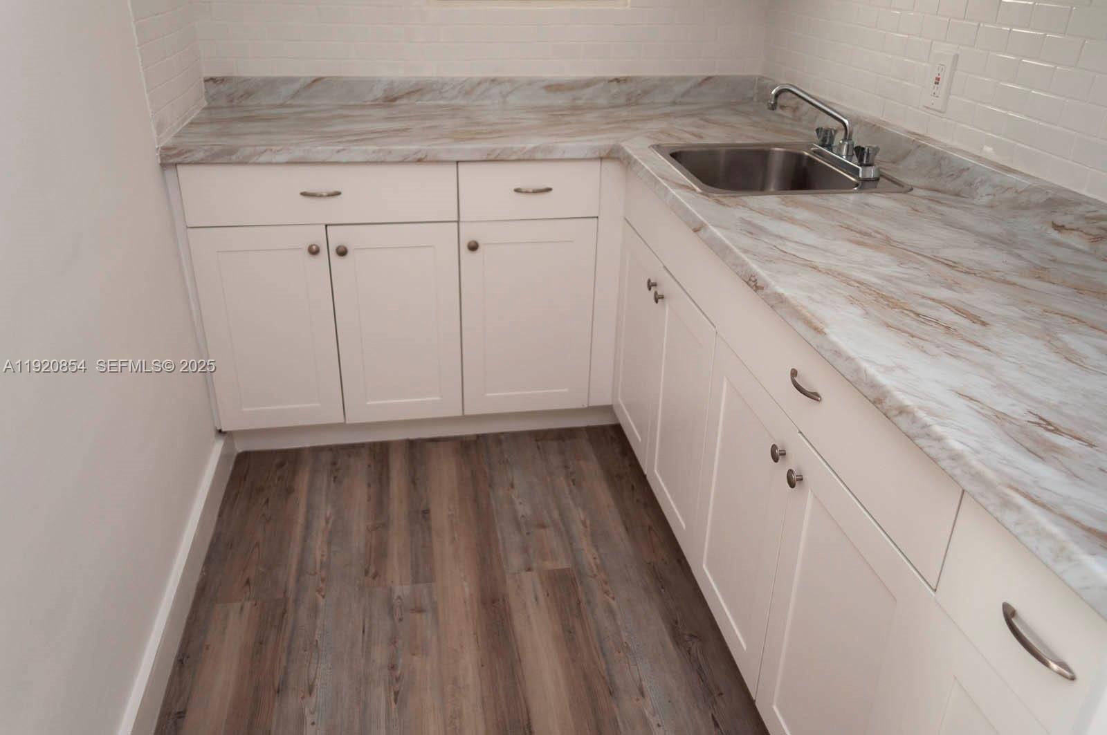 CORAL VILLAS REV - Residential Lease