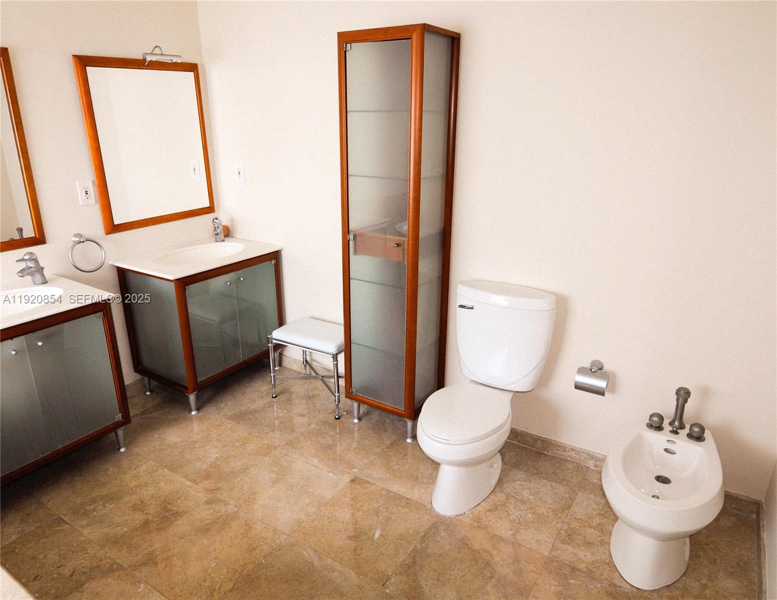 CORAL VILLAS REV - Residential Lease