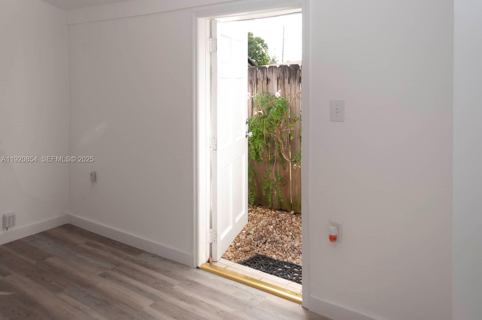 CORAL VILLAS REV - Residential Lease