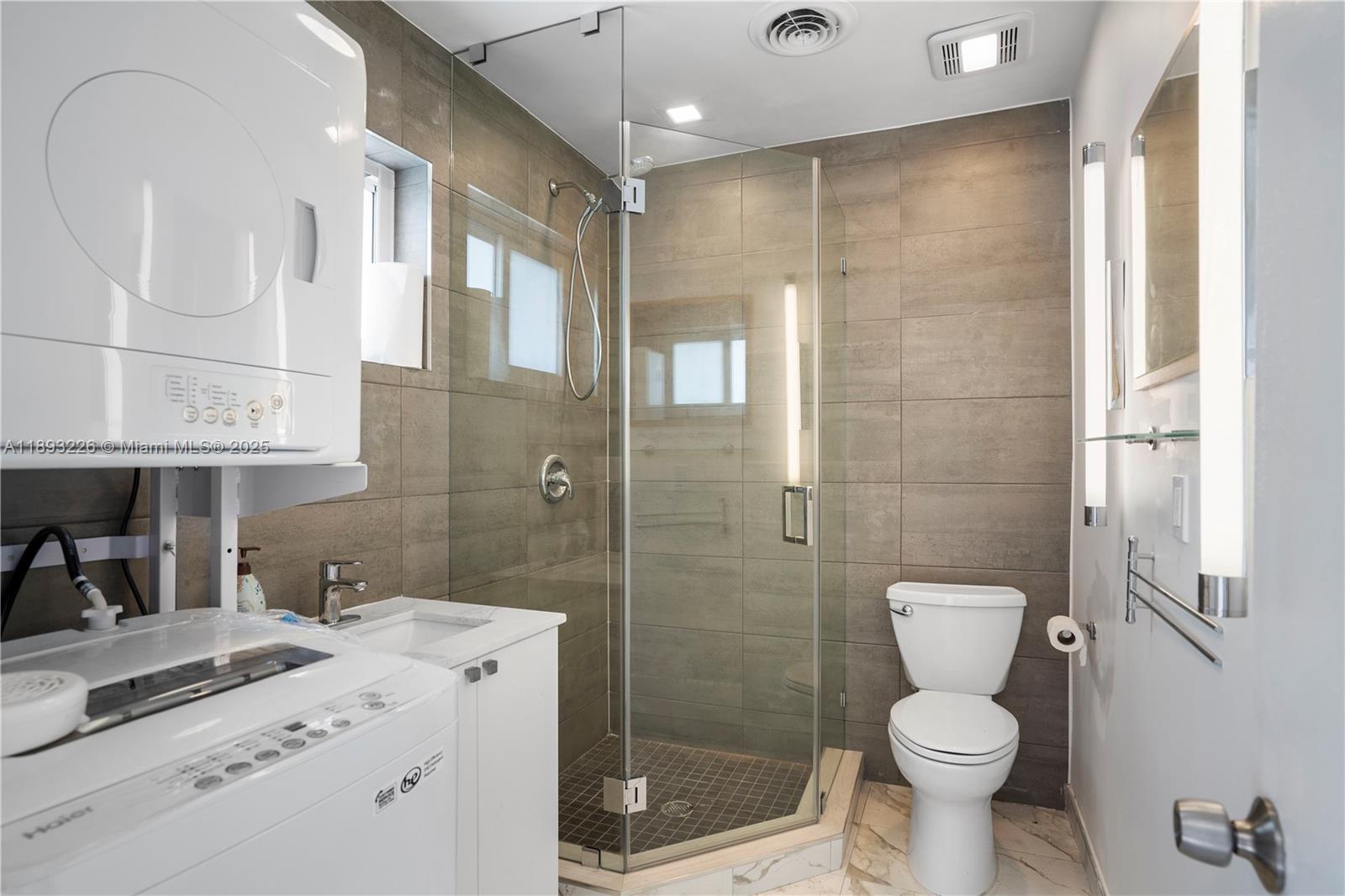 HOLLYWOOD - Residential Lease
