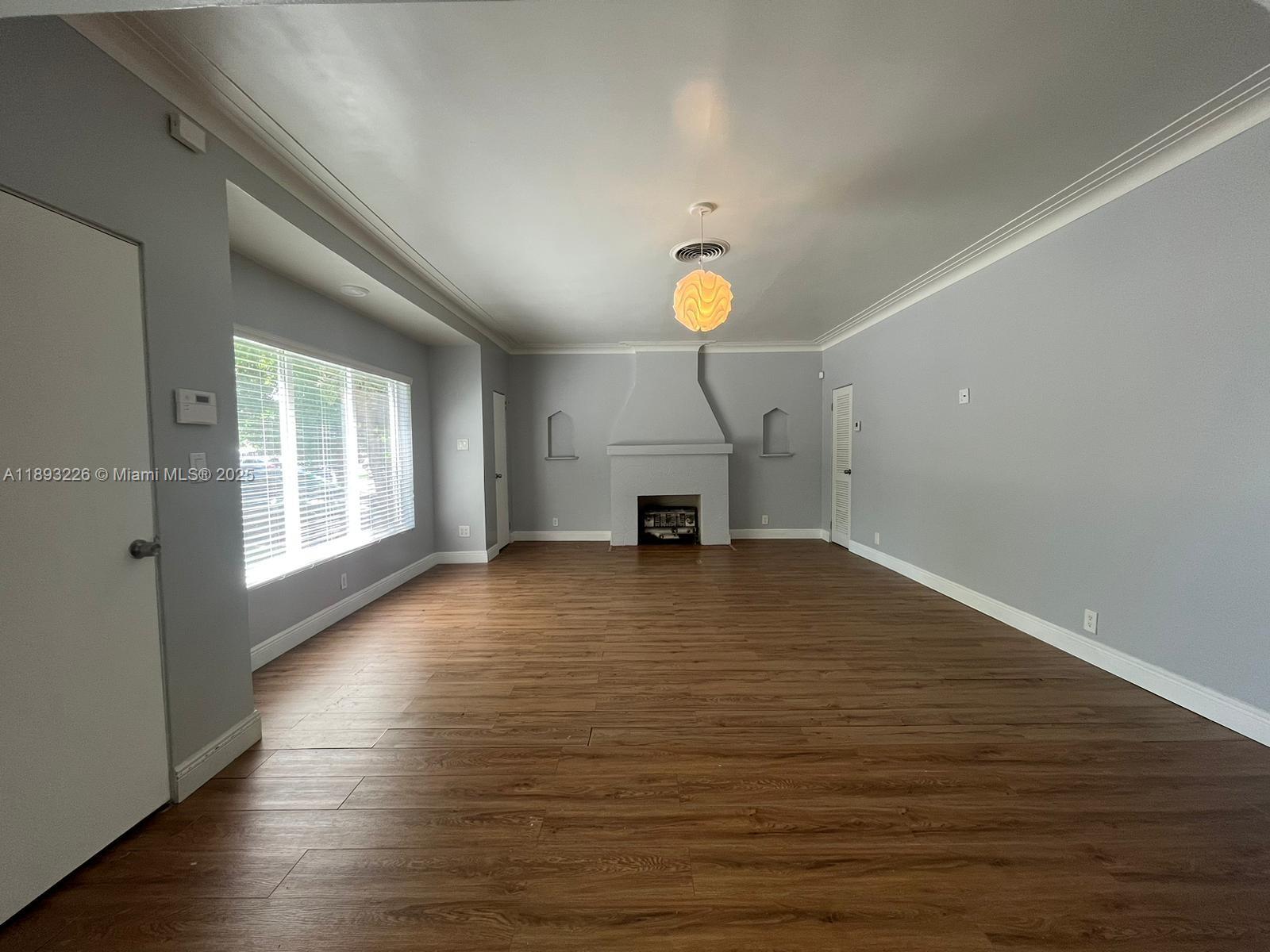 HOLLYWOOD - Residential Lease