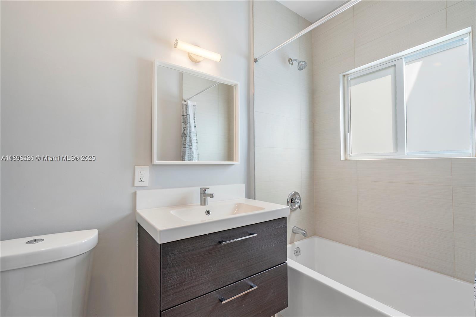 HOLLYWOOD - Residential Lease