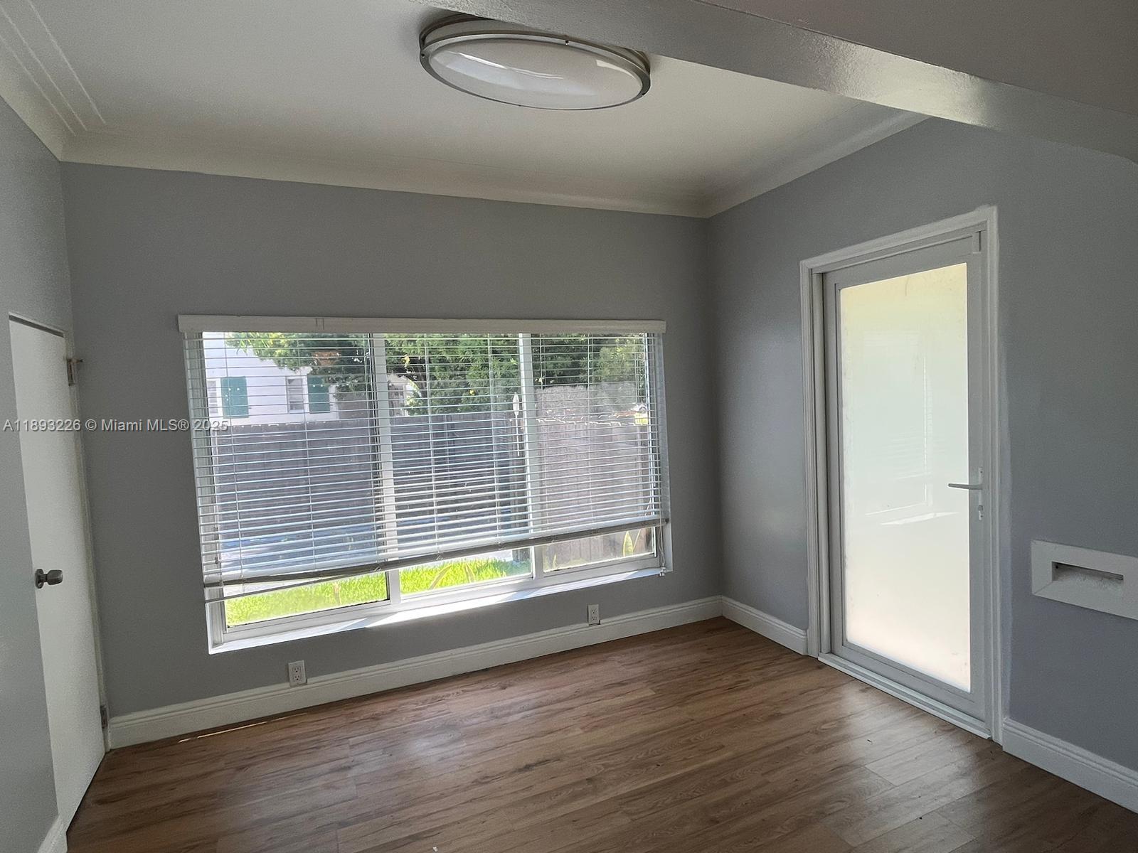 HOLLYWOOD - Residential Lease