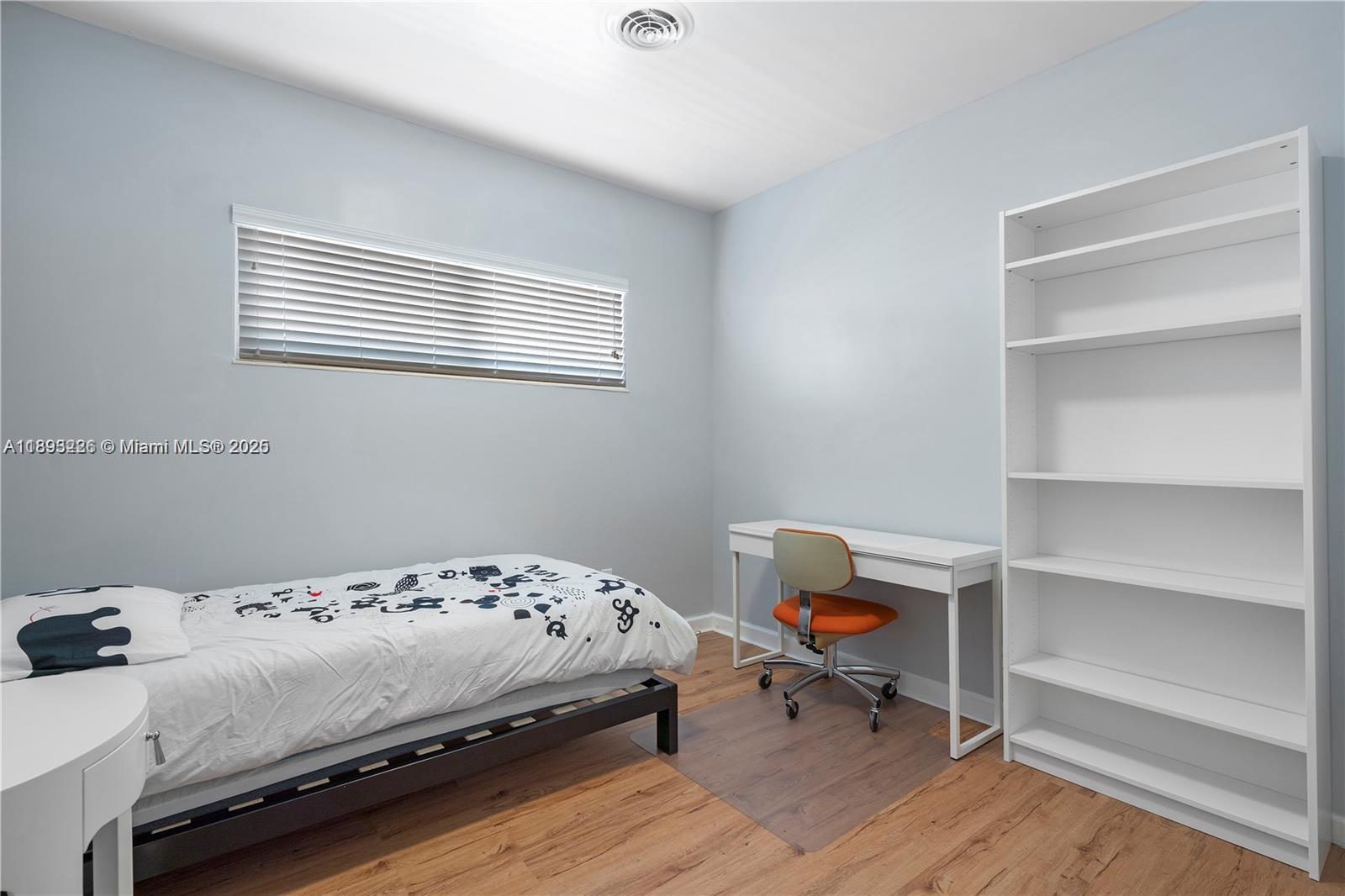 HOLLYWOOD - Residential Lease