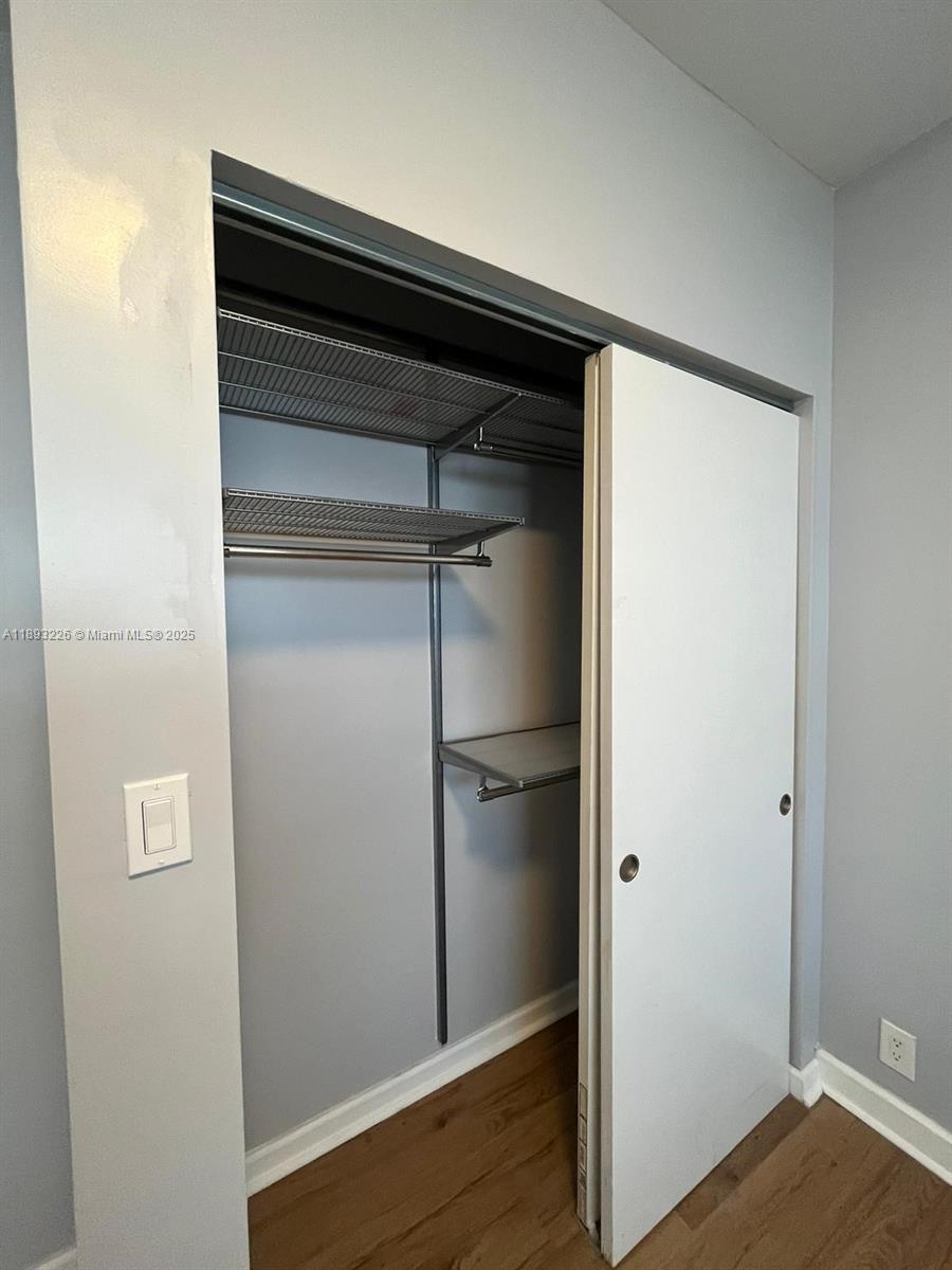 HOLLYWOOD - Residential Lease