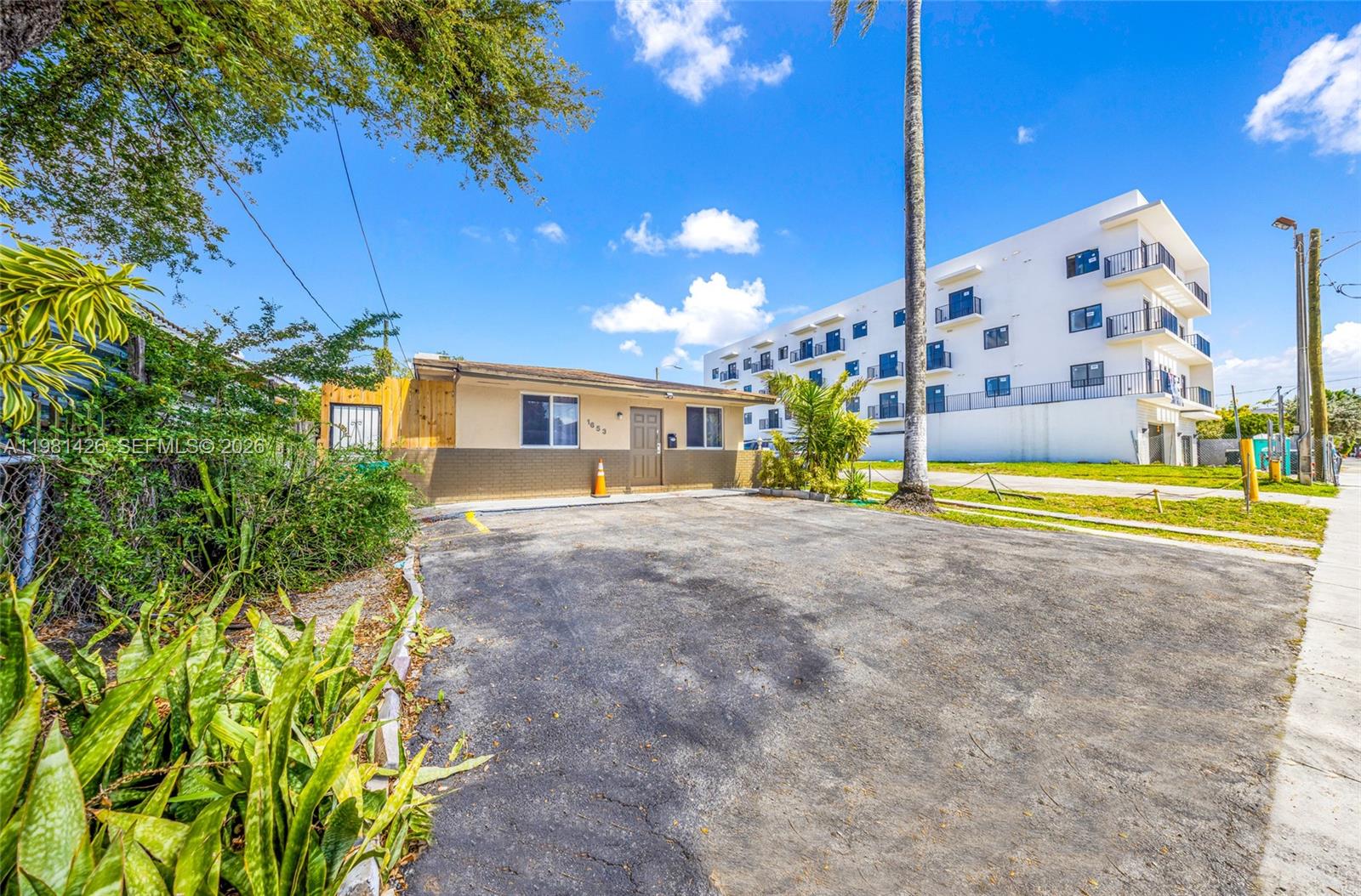 LAWRENCE ESTATE LAND CO - Land