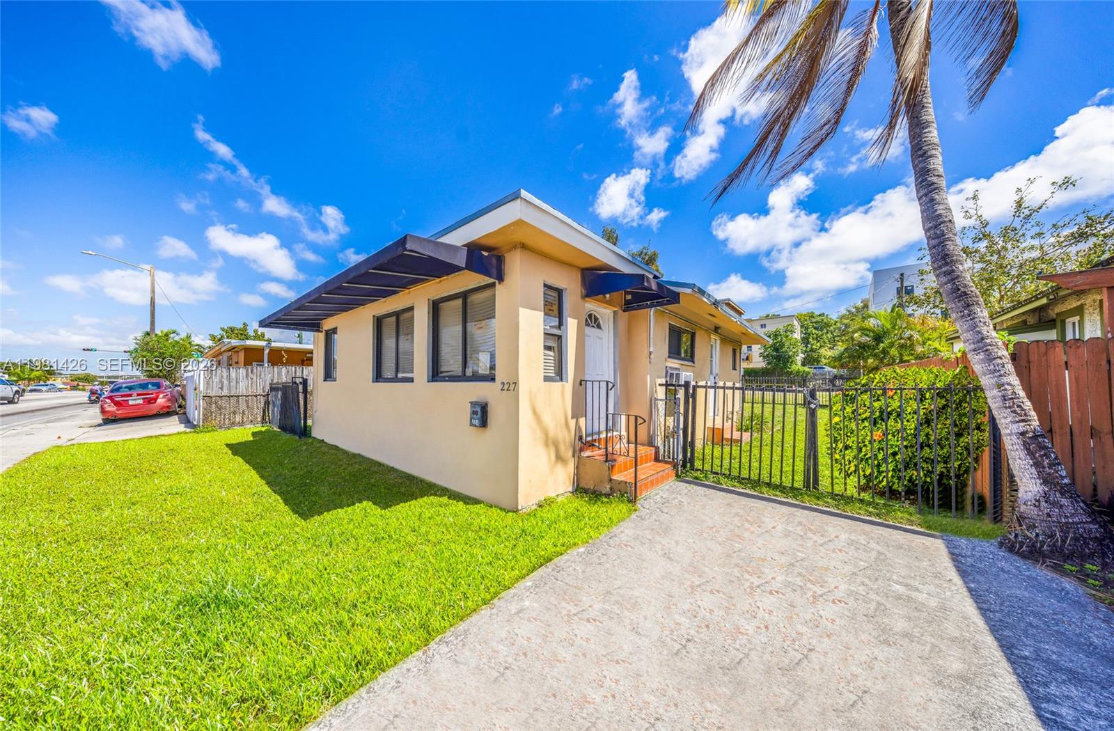 LAWRENCE ESTATE LAND CO - Land