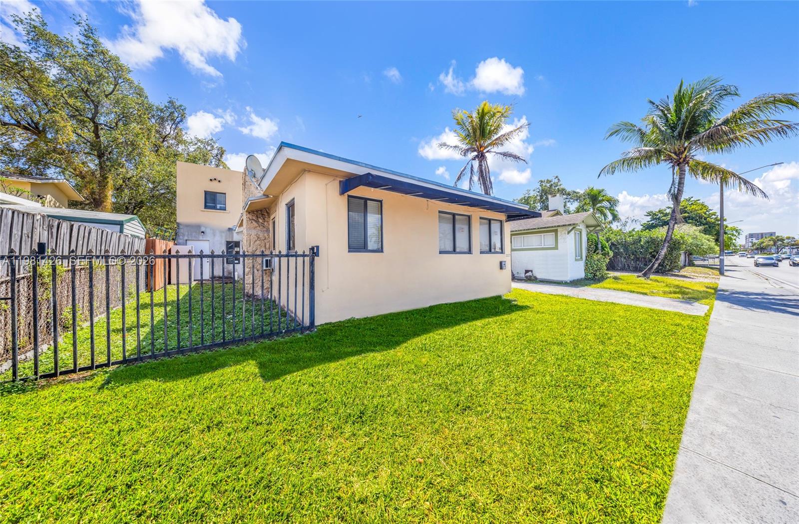 LAWRENCE ESTATE LAND CO - Land