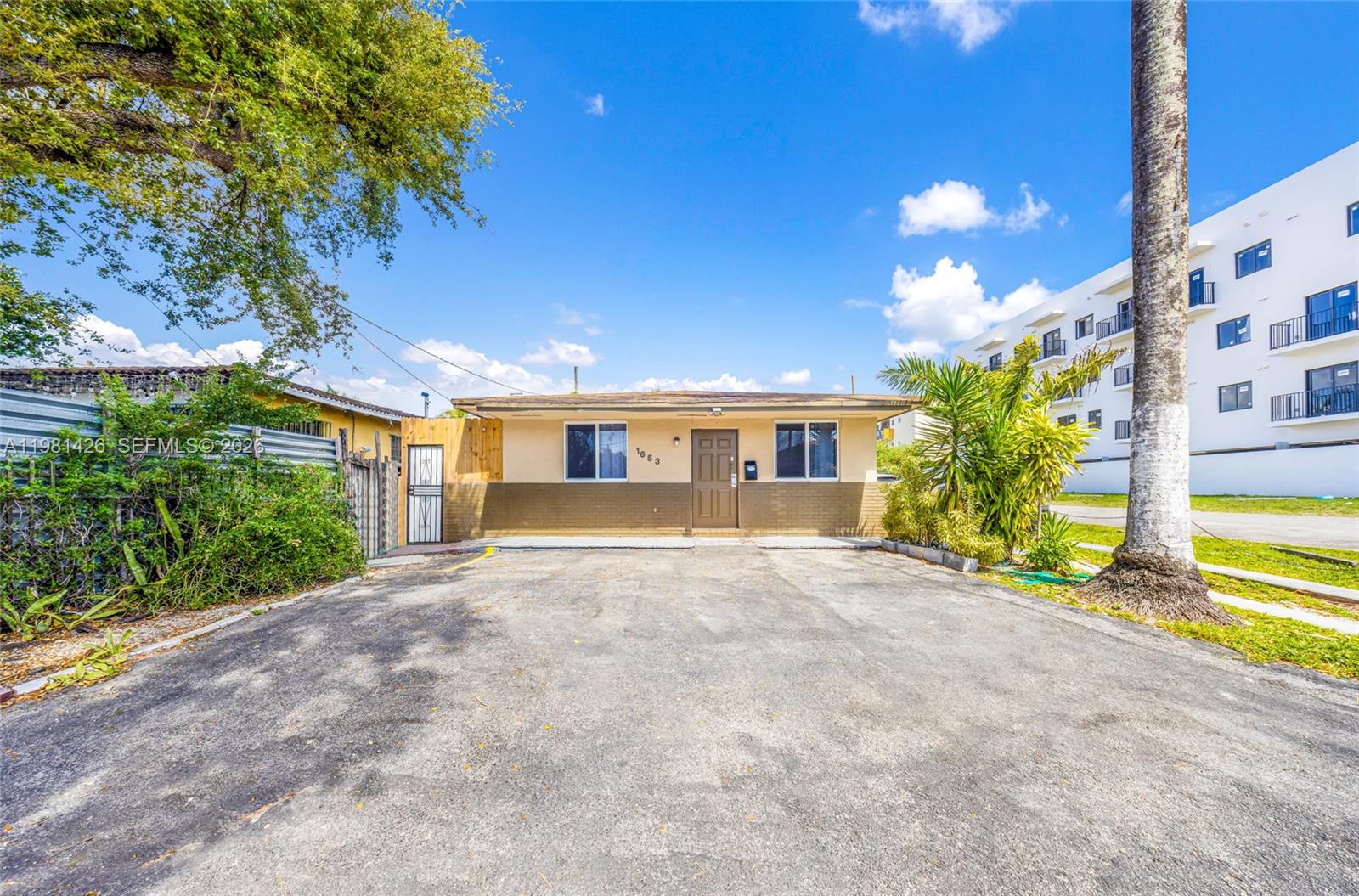 LAWRENCE ESTATE LAND CO - Land