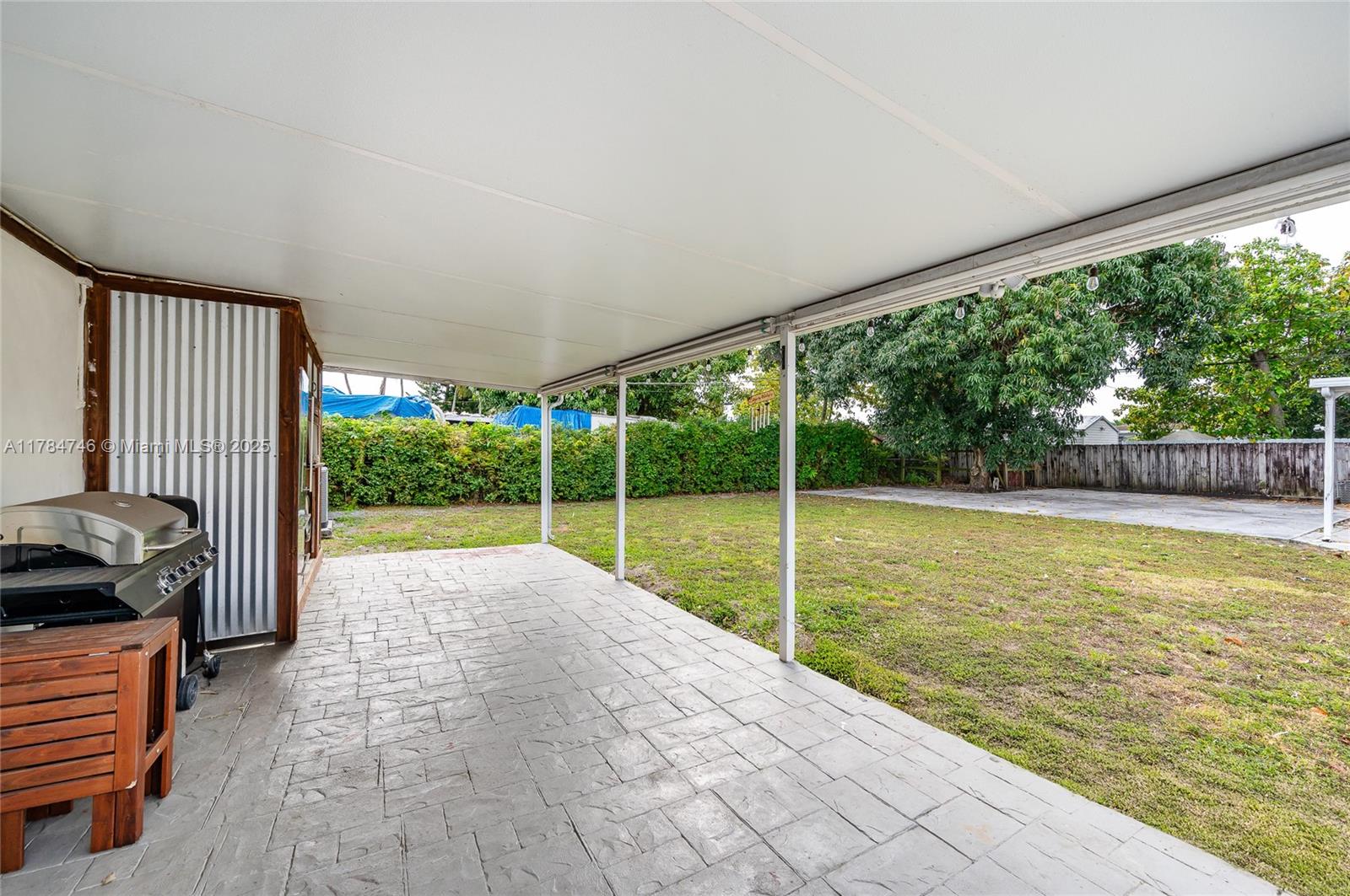 220 E 62nd St 220