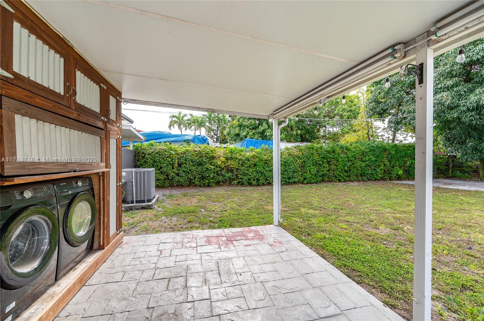 220 E 62nd St 220