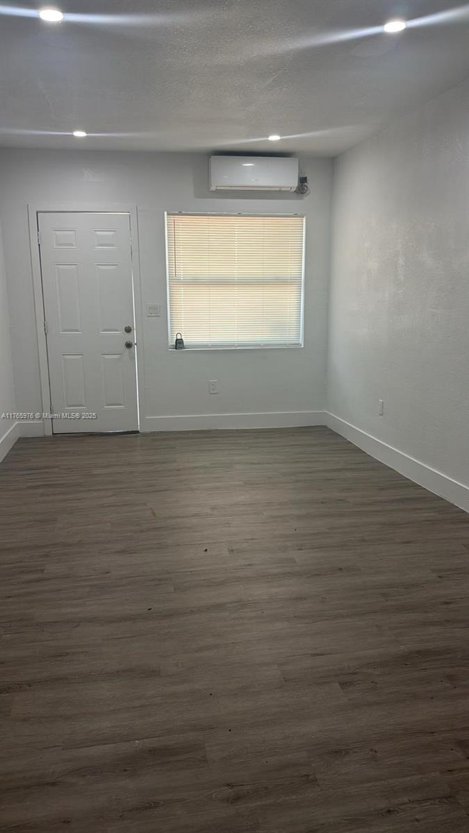 Rental Property at 2130 Nw 28th St 5, Miami, Broward County, Florida - Bathrooms: 1  - $1,400 MO.