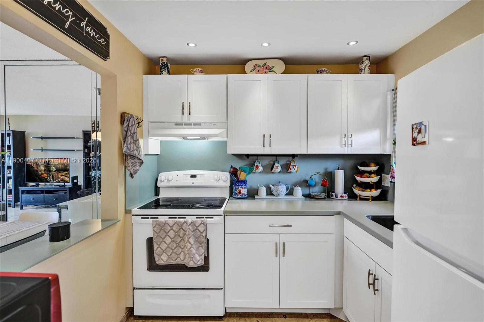 SUNRISE LAKES 78 CONDO - Residential