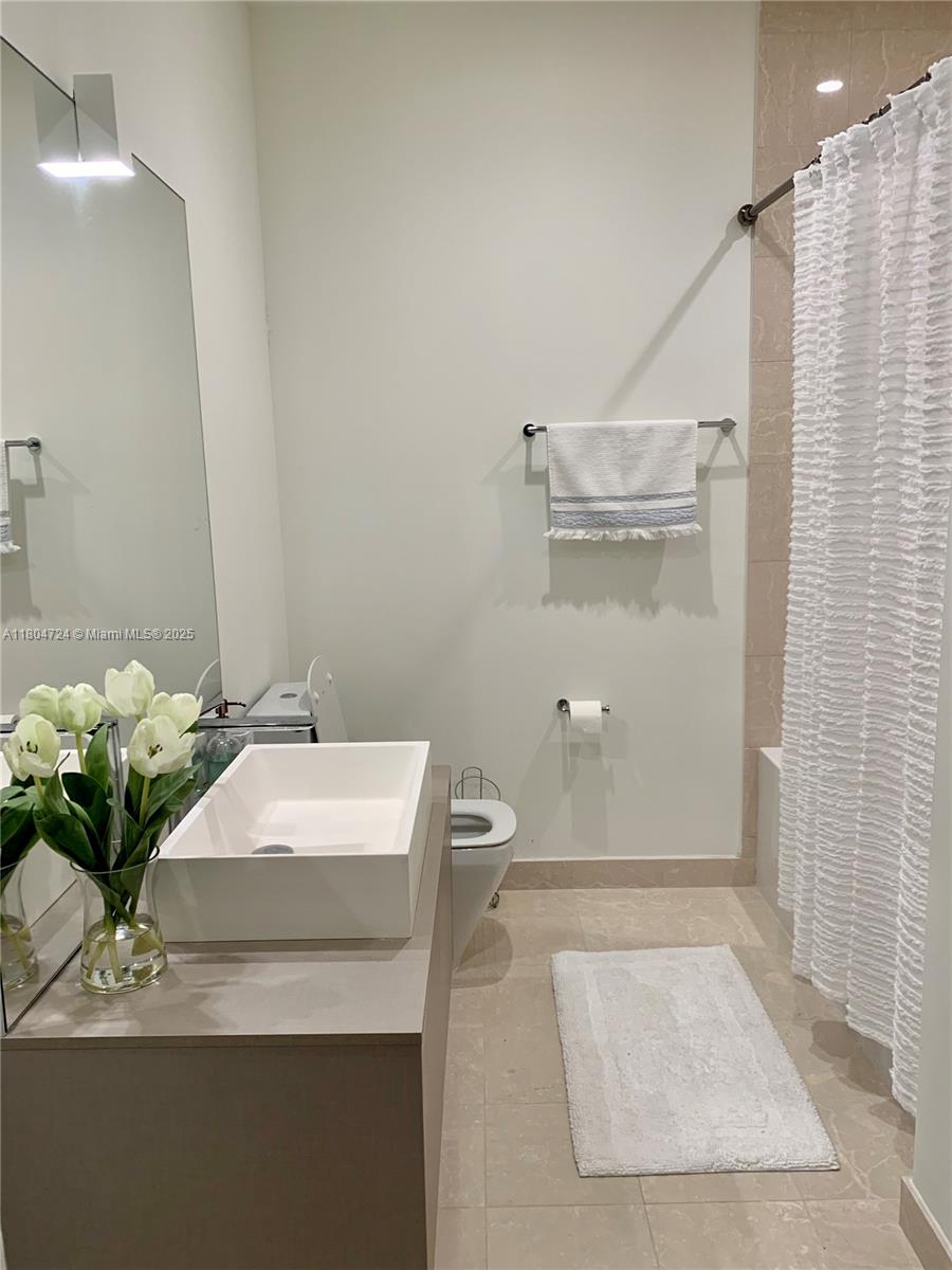 BRICKELL FLATIRON CONDO - Residential