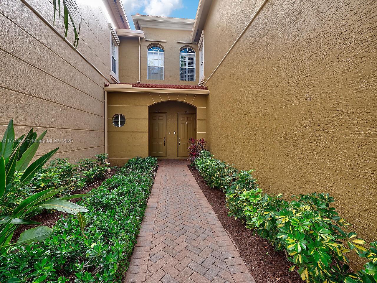 LEGENDS AT THE GARDENS CO - Residential Lease