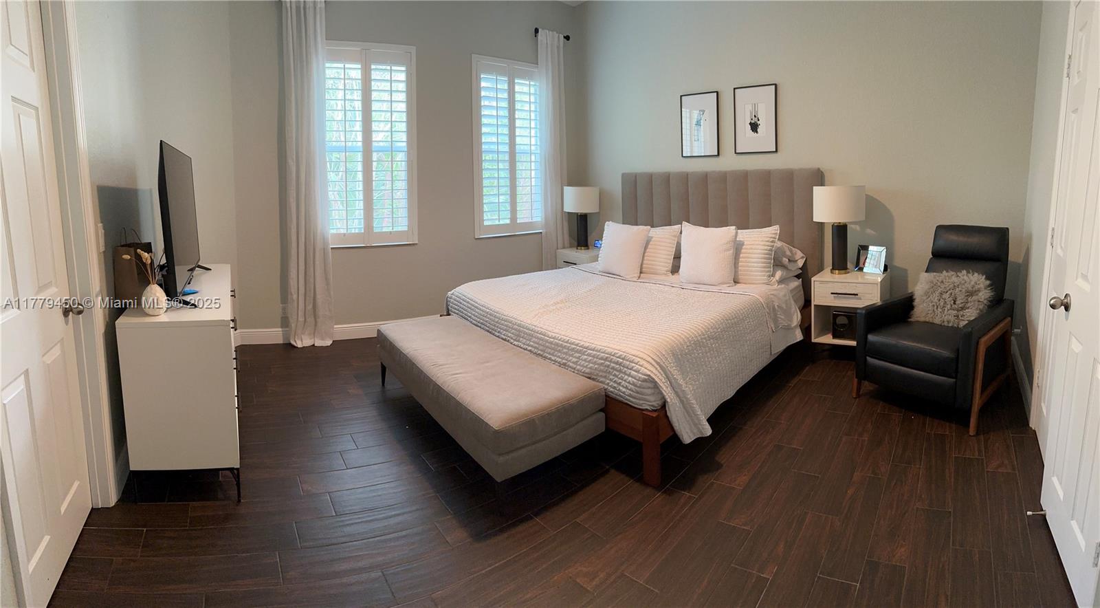 LEGENDS AT THE GARDENS CO - Residential Lease