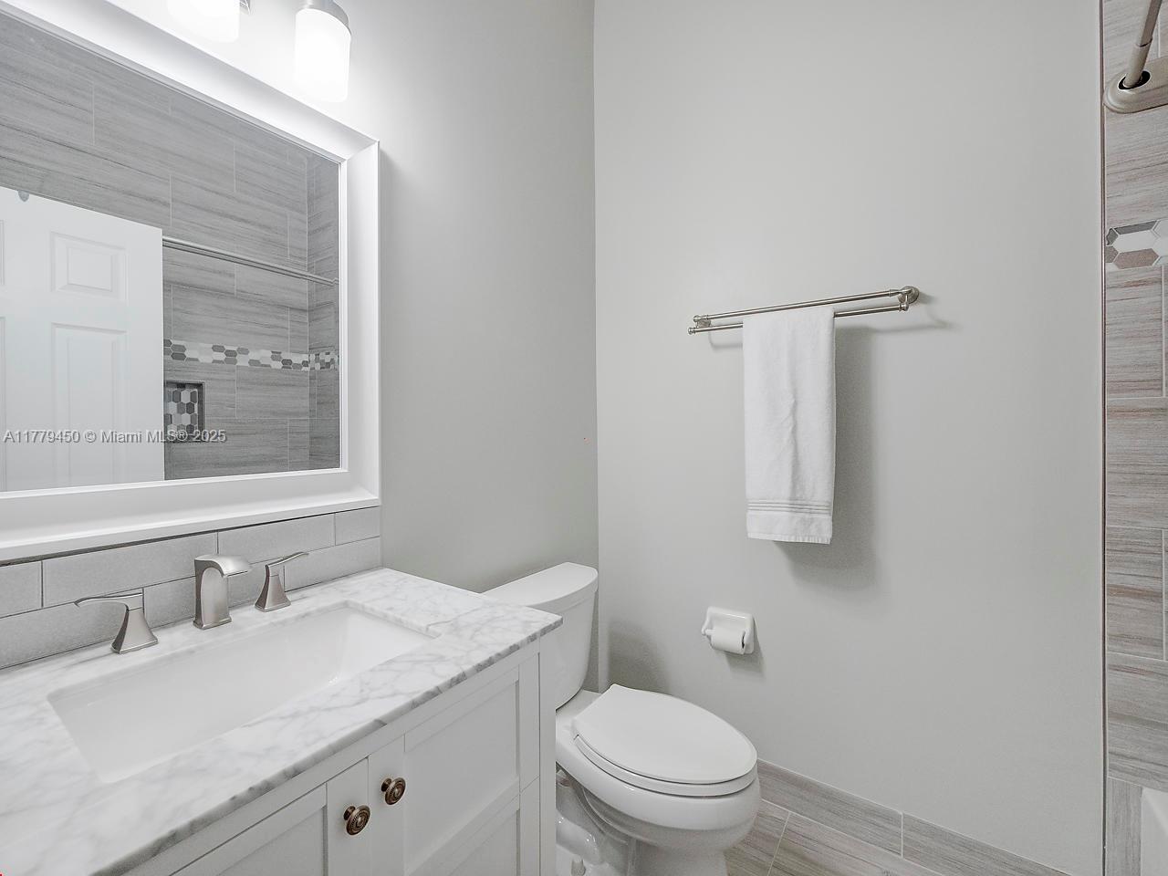 LEGENDS AT THE GARDENS CO - Residential Lease
