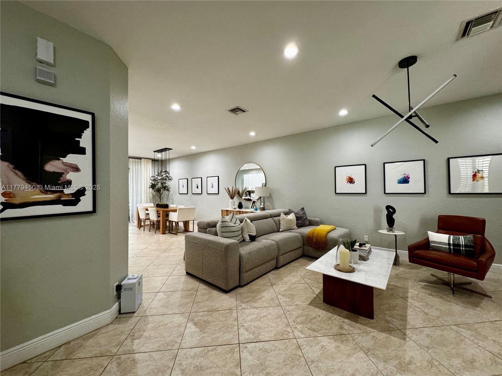 LEGENDS AT THE GARDENS CO - Residential Lease