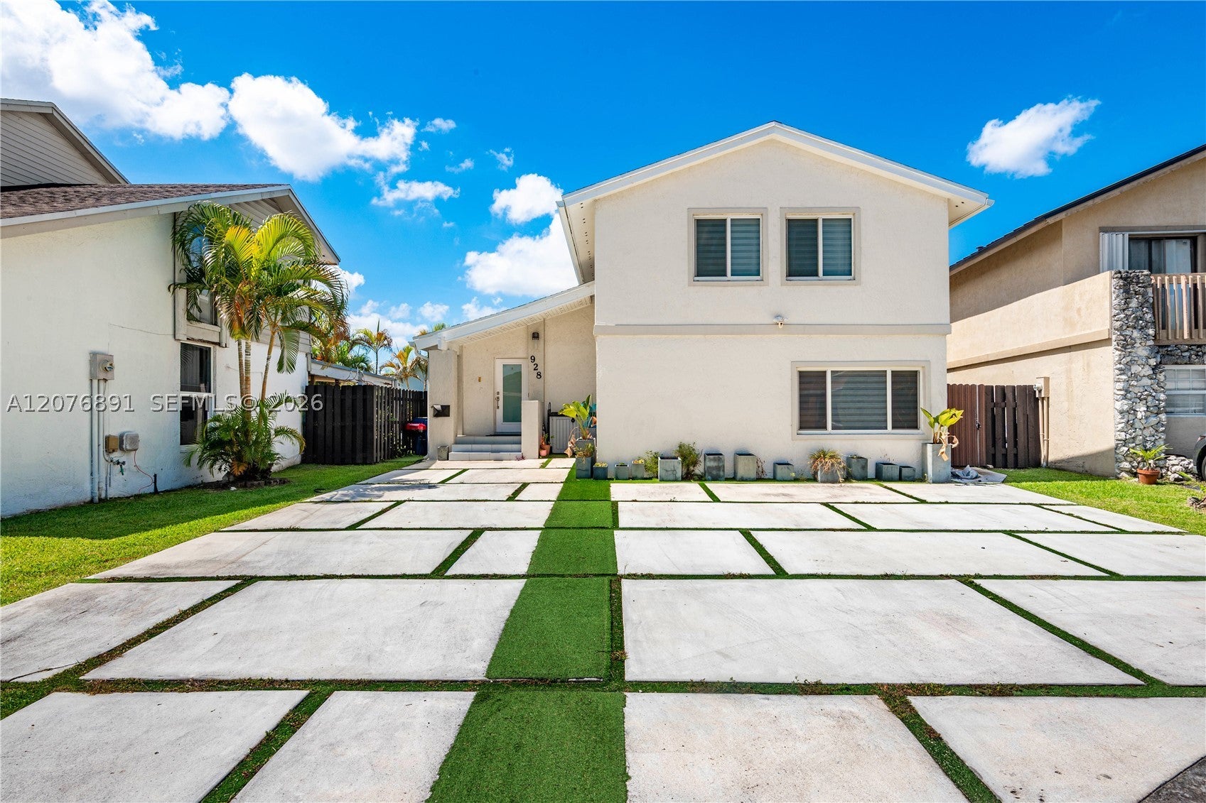 928 NW 106th Ave Cir