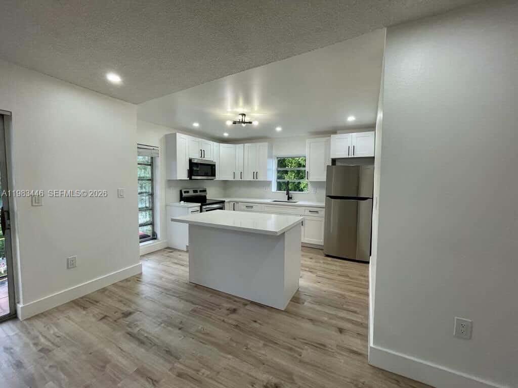 SUNSET VILLAS CONDO - Residential Lease