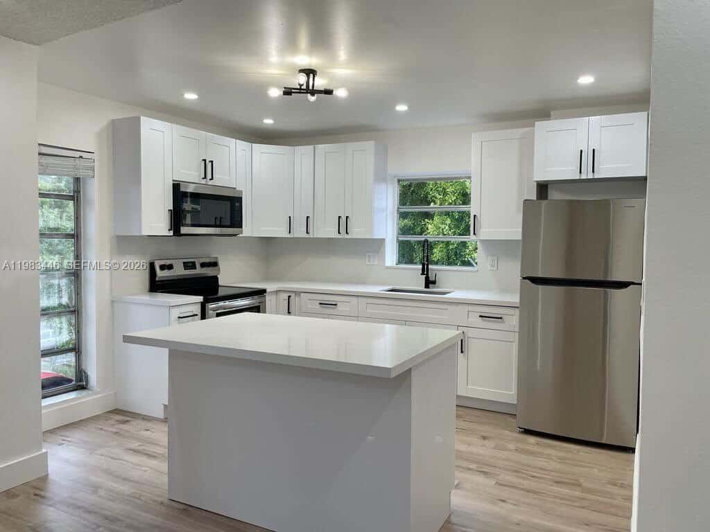 SUNSET VILLAS CONDO - Residential Lease