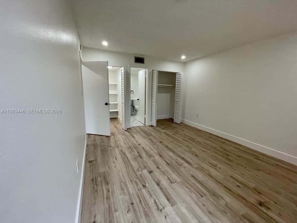 SUNSET VILLAS CONDO - Residential Lease