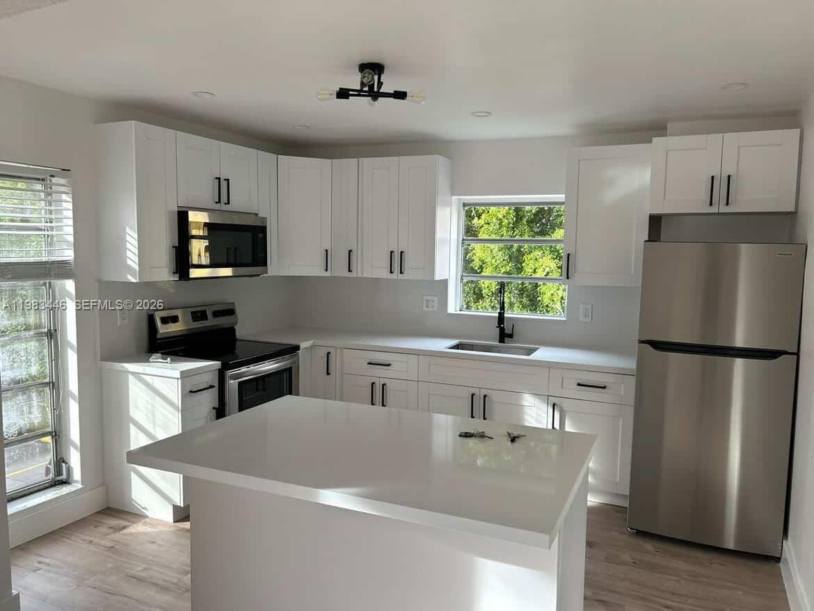 SUNSET VILLAS CONDO - Residential Lease