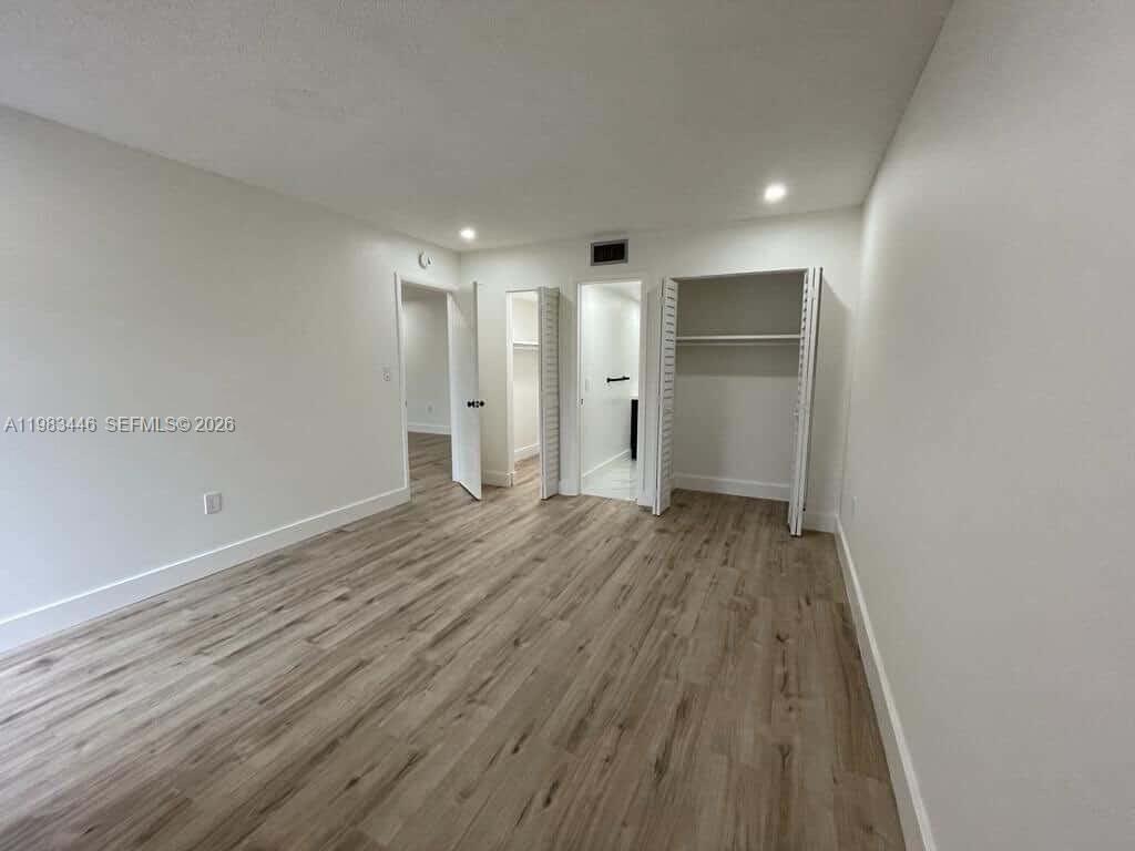 SUNSET VILLAS CONDO - Residential Lease